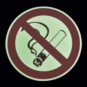 m2-Antirutschbelag™ Bodenmarkierer mit Sicherheitssymbol Nachleuchtend "Rauchen verboten"